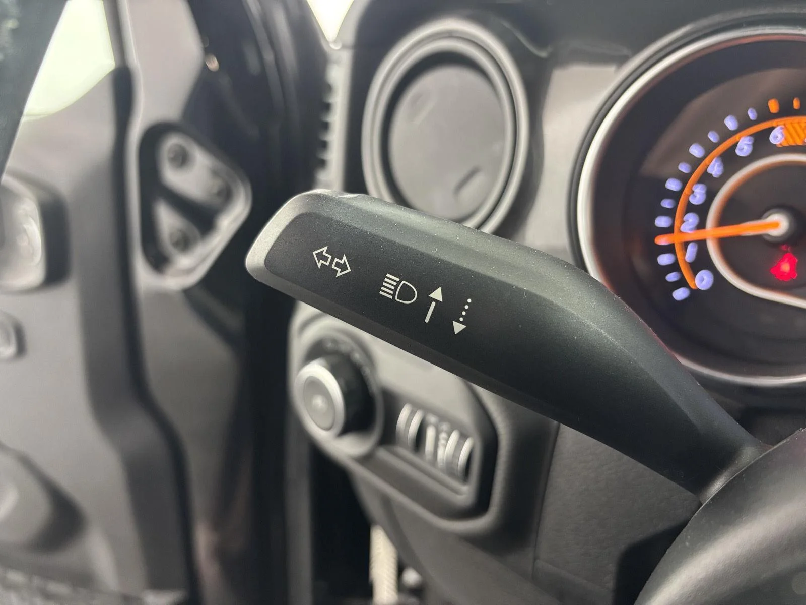 Used 2019 Black Clearcoat Jeep Sport Altitude image 30