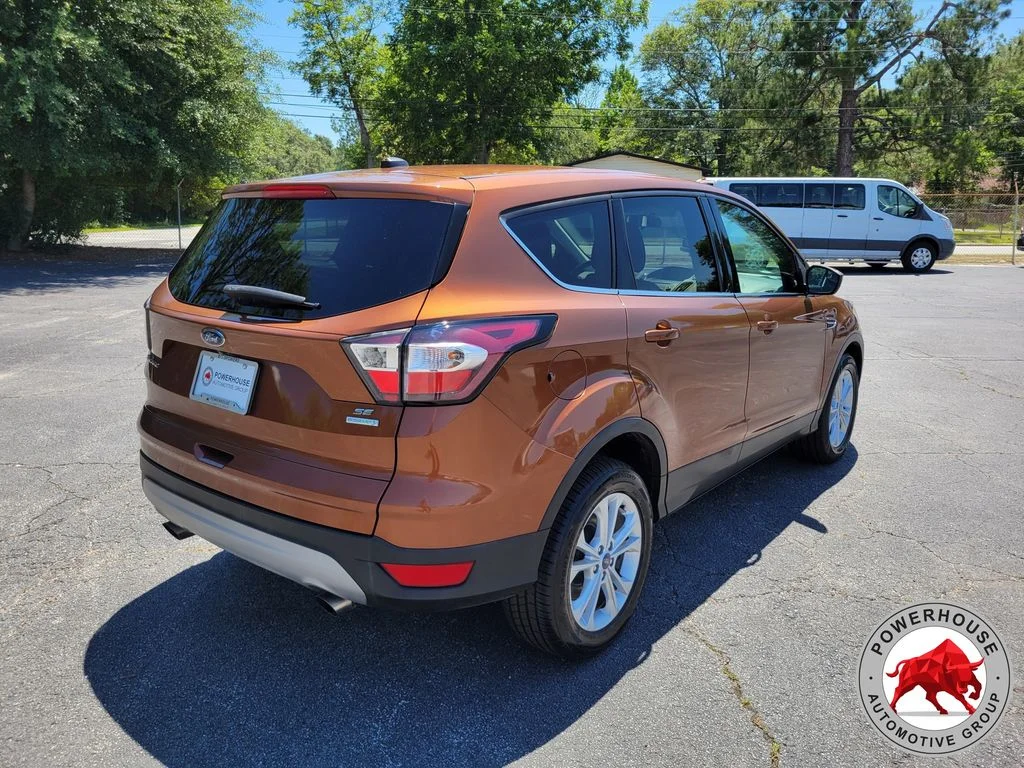 Used 2017 Red Ford SE image 6