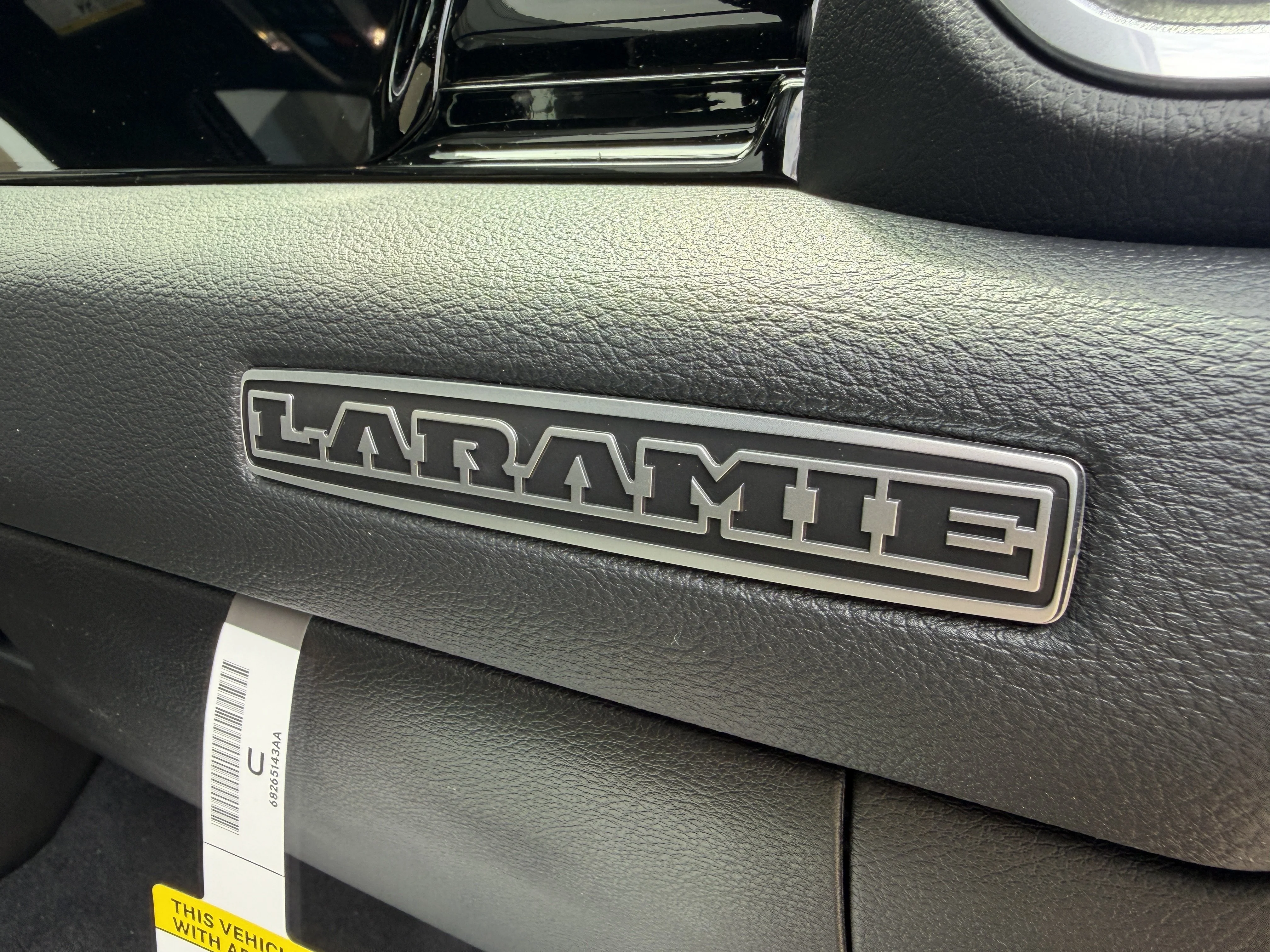 New 2026 Molten Red Pearl-Coat Exterior Paint RAM Laramie image 32