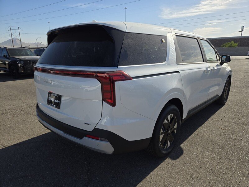 New 2026 Snow White Pearl Kia LXS image 3