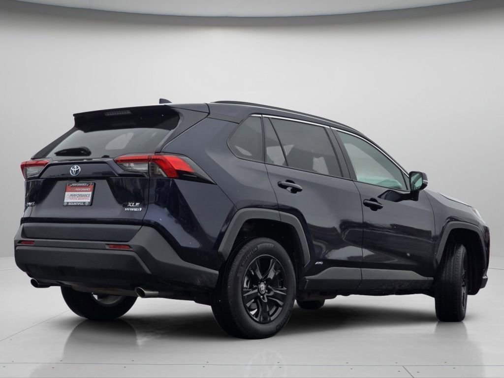 2024 Toyota RAV4 XLE - Photo 21