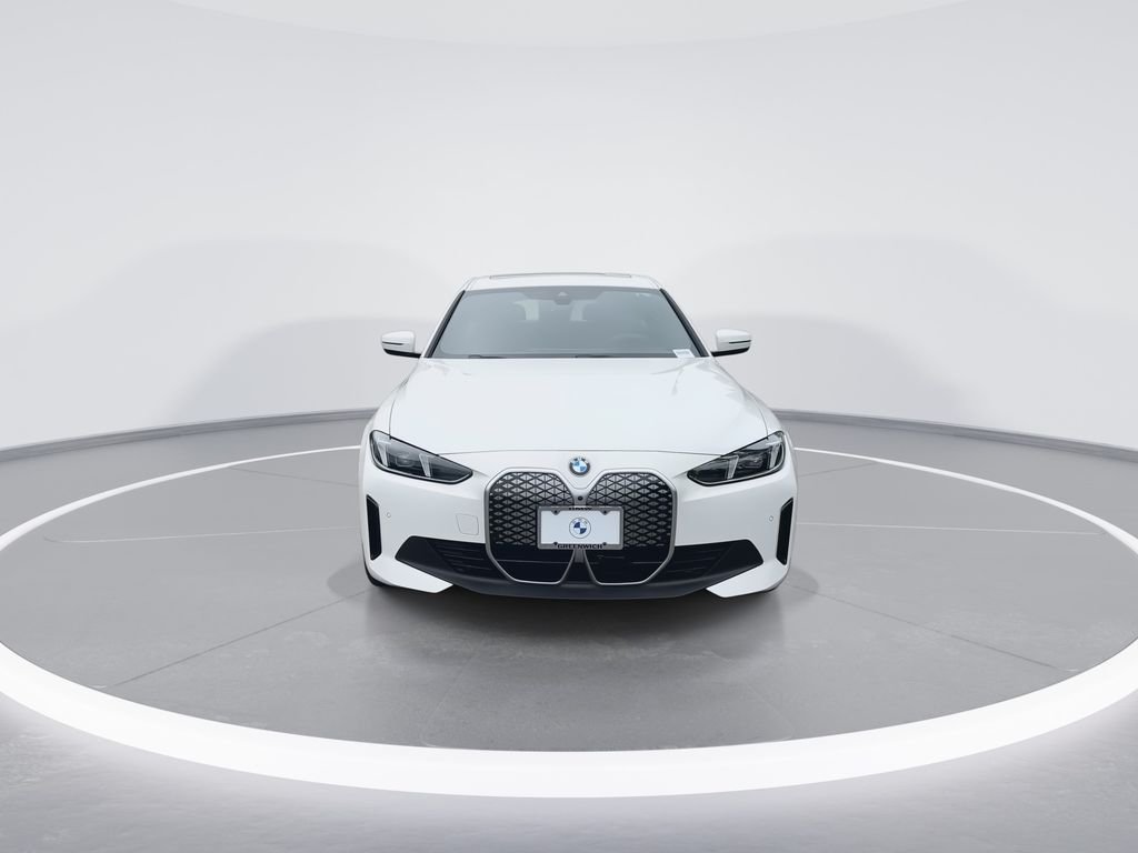 New 2026 White BMW xDrive40 image 3