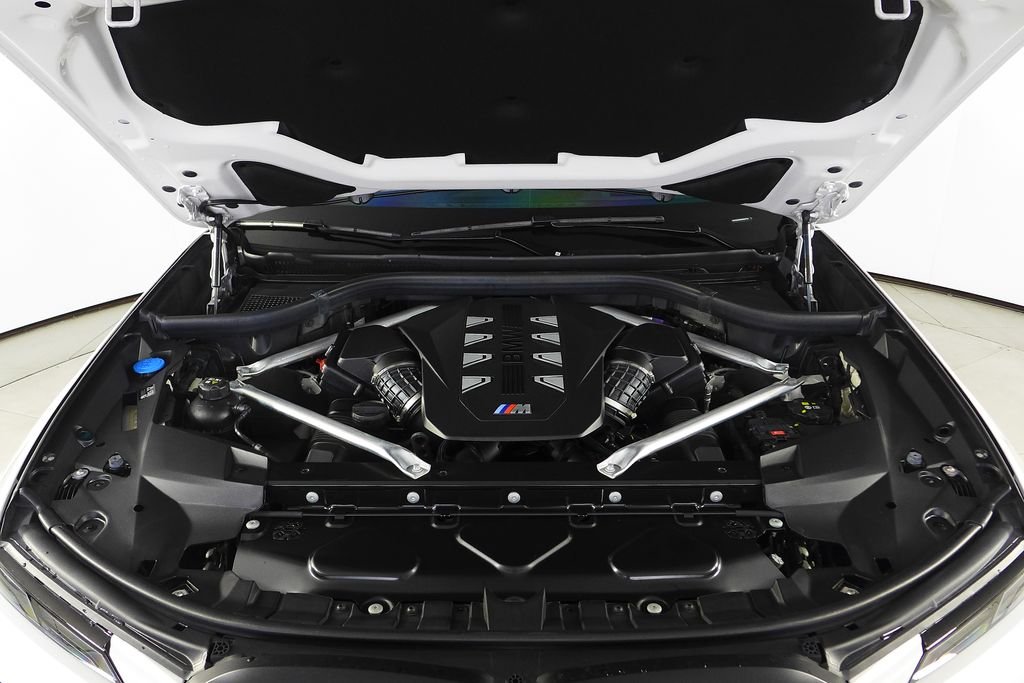 Used 2025 Mineral White Metallic BMW M60i image 6