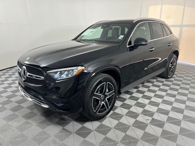 New 2026 Black Mercedes-Benz GLC 300 image 3