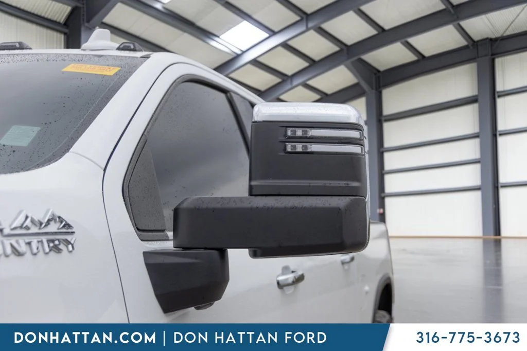 Used 2025 White Chevrolet High Country image 32