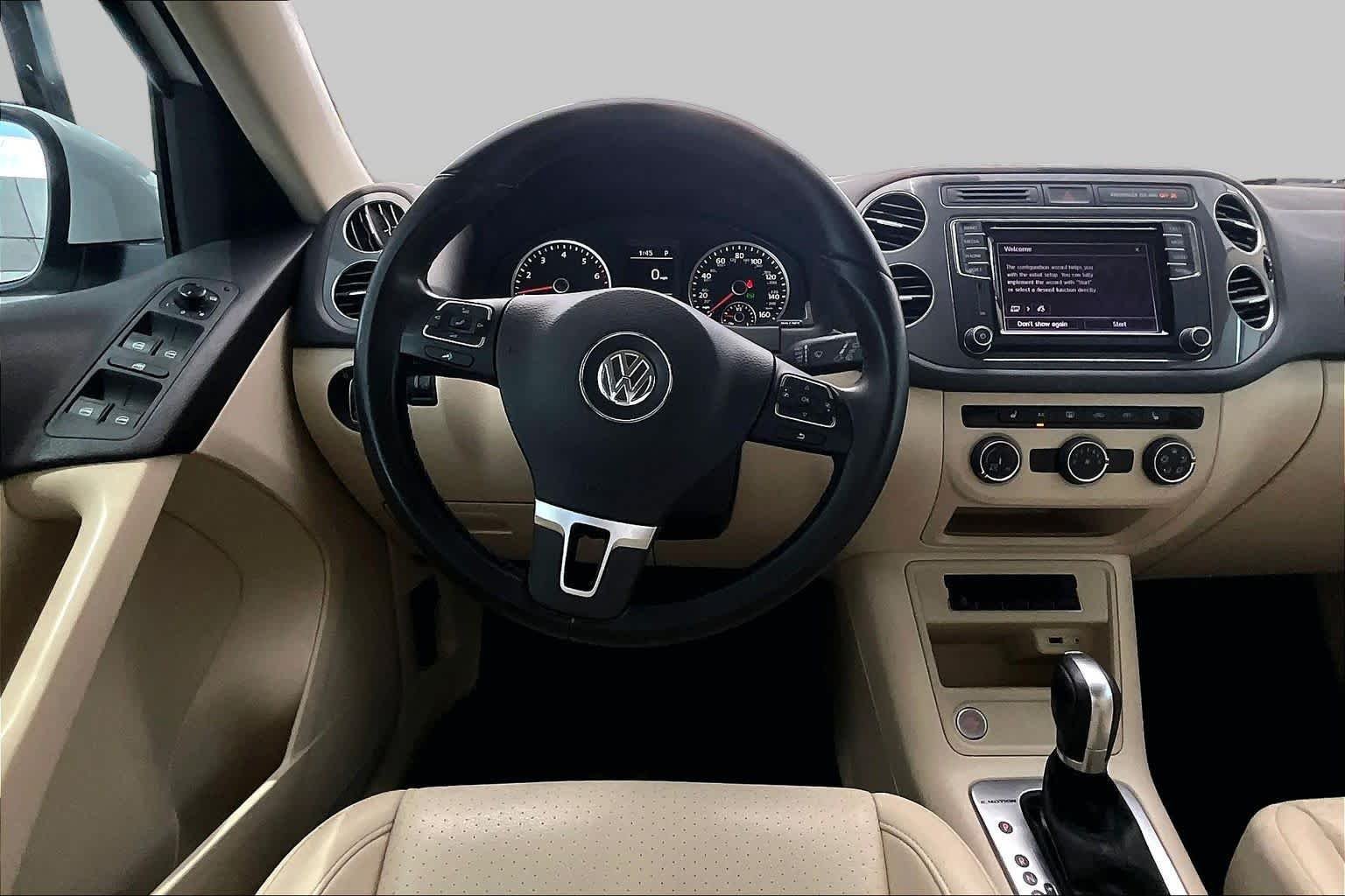 Used 2017  Volkswagen  image 6