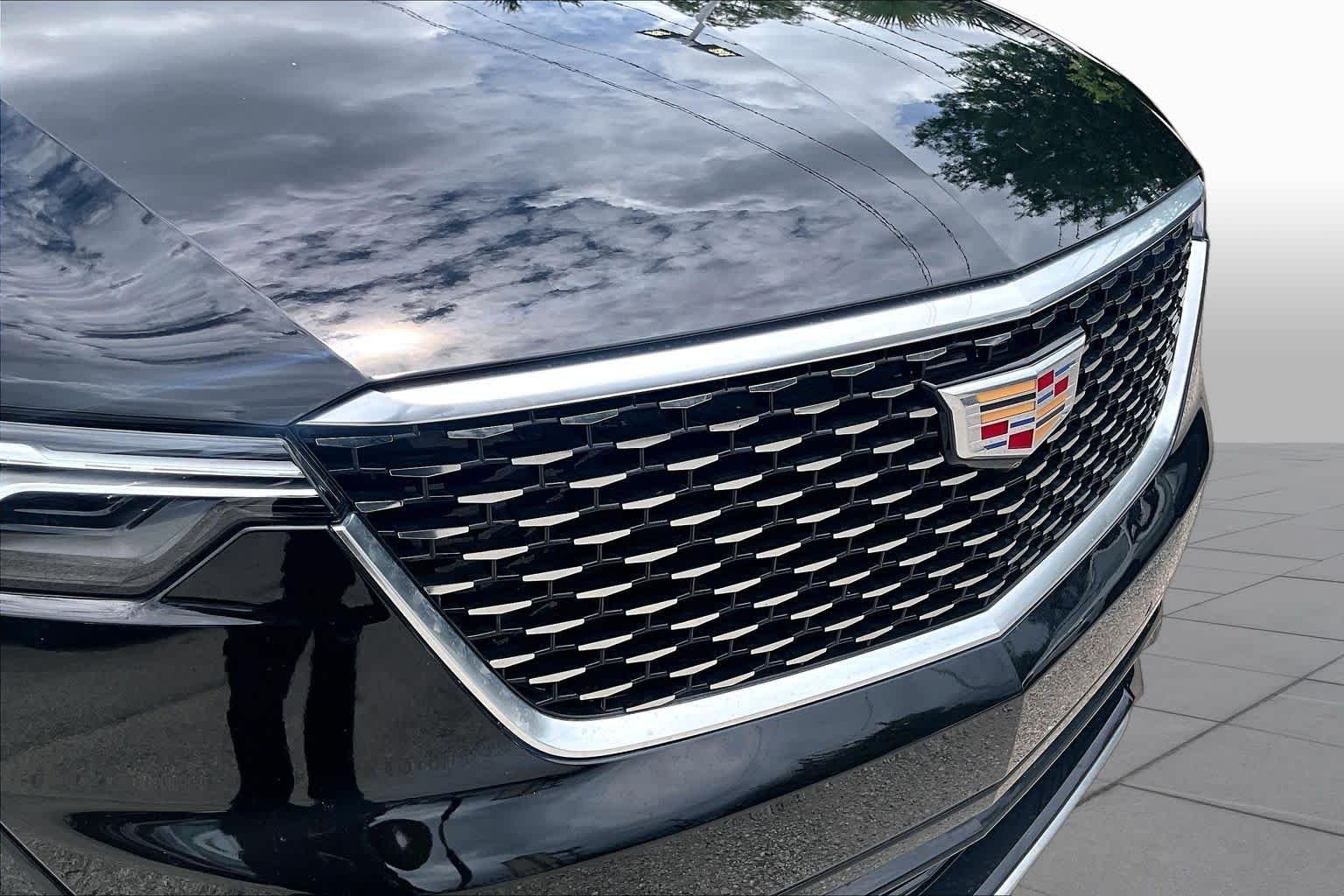 Used 2025 Stellar Black Metallic Cadillac FWD Premium Luxury image 29