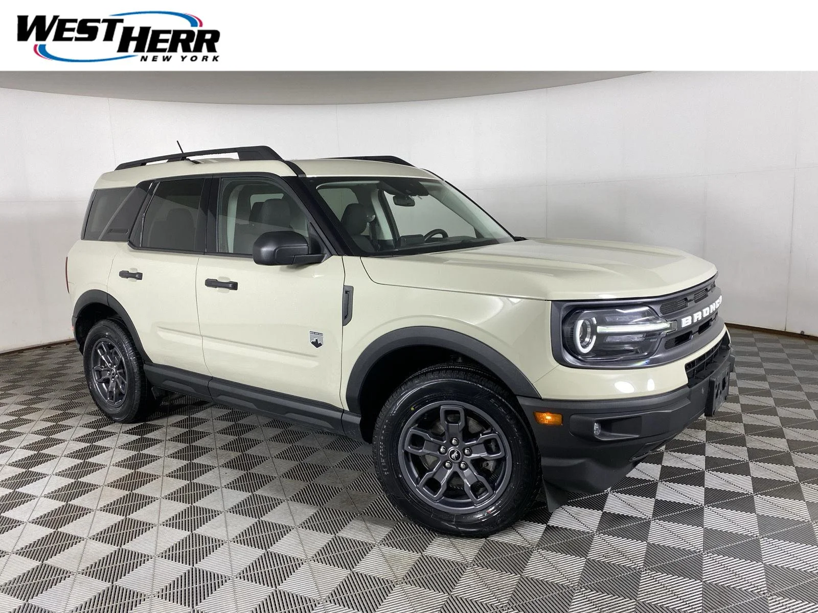 Used 2024 Desert Sand Ford Big Bend image 1