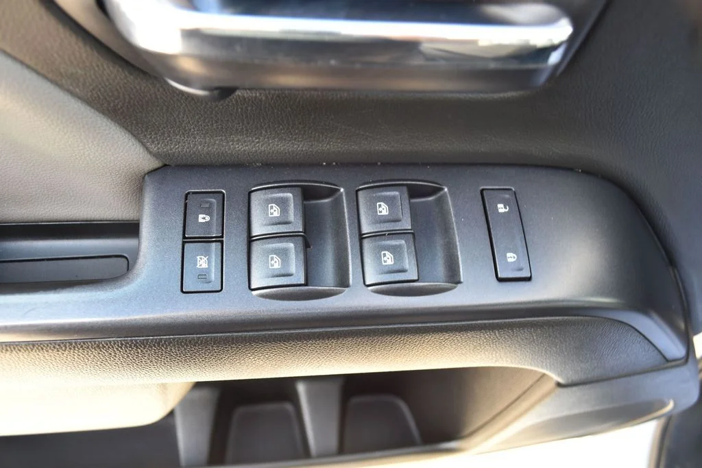 Used 2015 White Chevrolet Work Truck image 21