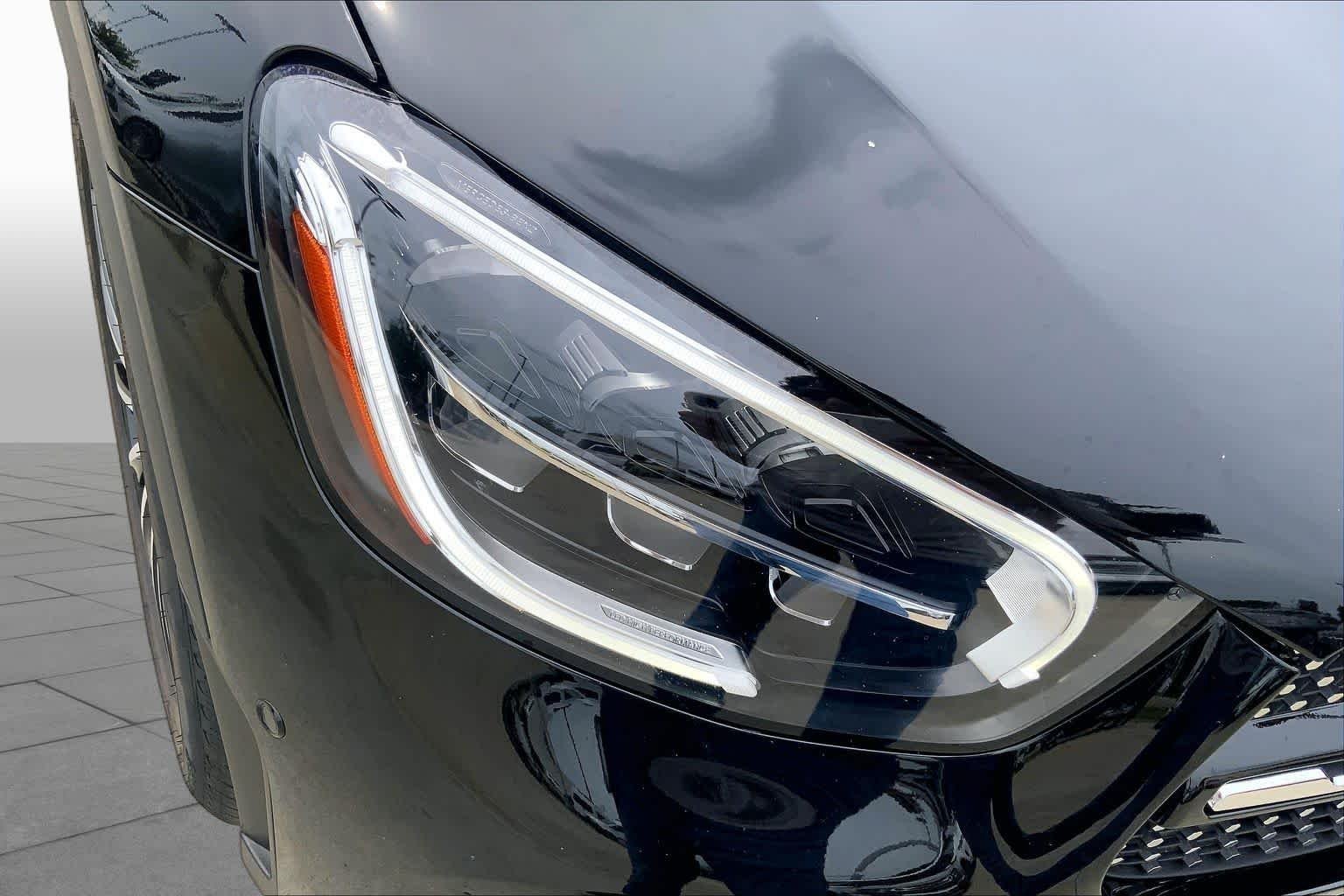 Certified Used 2022 Obsidian Black Metallic Mercedes-Benz GLC 300 image 25