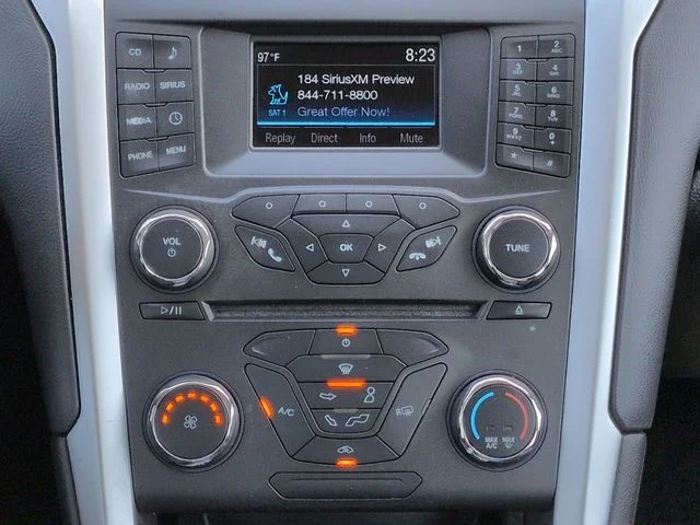 Used 2016 Oxford White Ford SE image 17