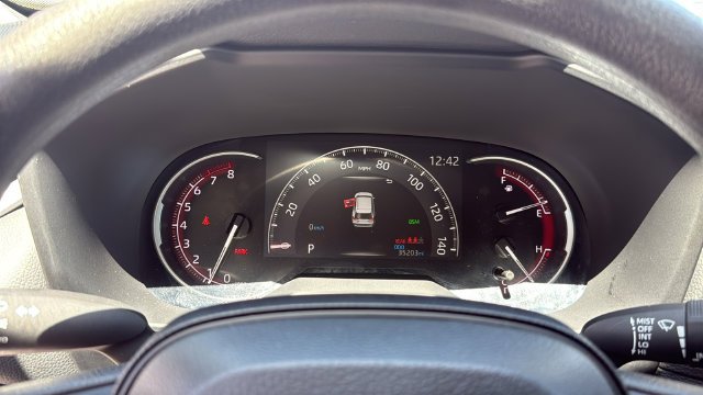 Used 2025 Ice Toyota XLE image 23