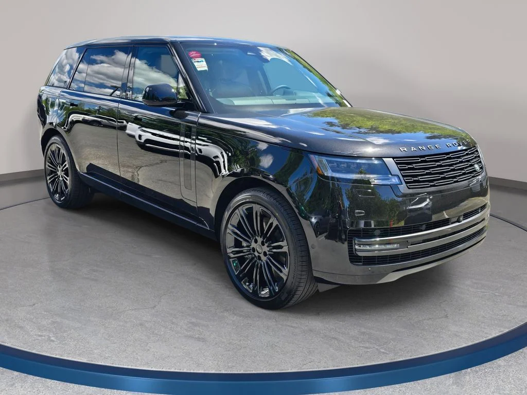 New 2026 Santorini Black LAND ROVER SE LWB 7-Seats / V8 image 3