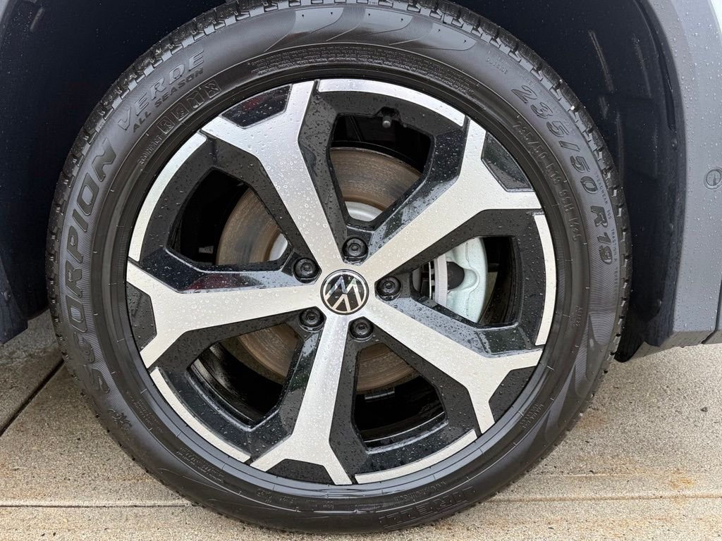 New 2026 White Volkswagen 2.0T SE image 8