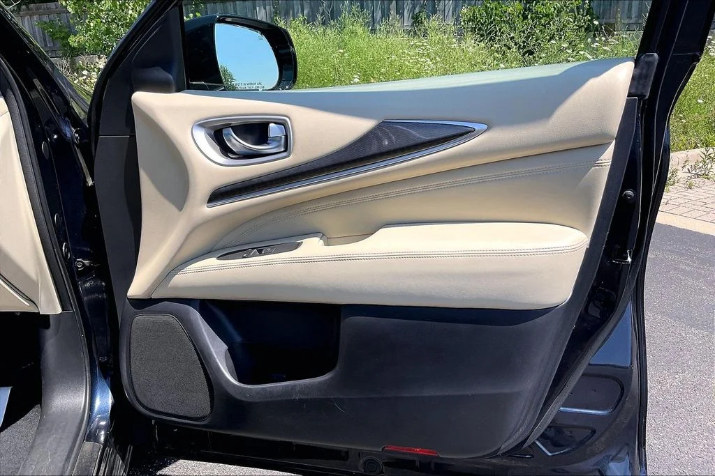 Used 2017 Blue INFINITI Base image 22
