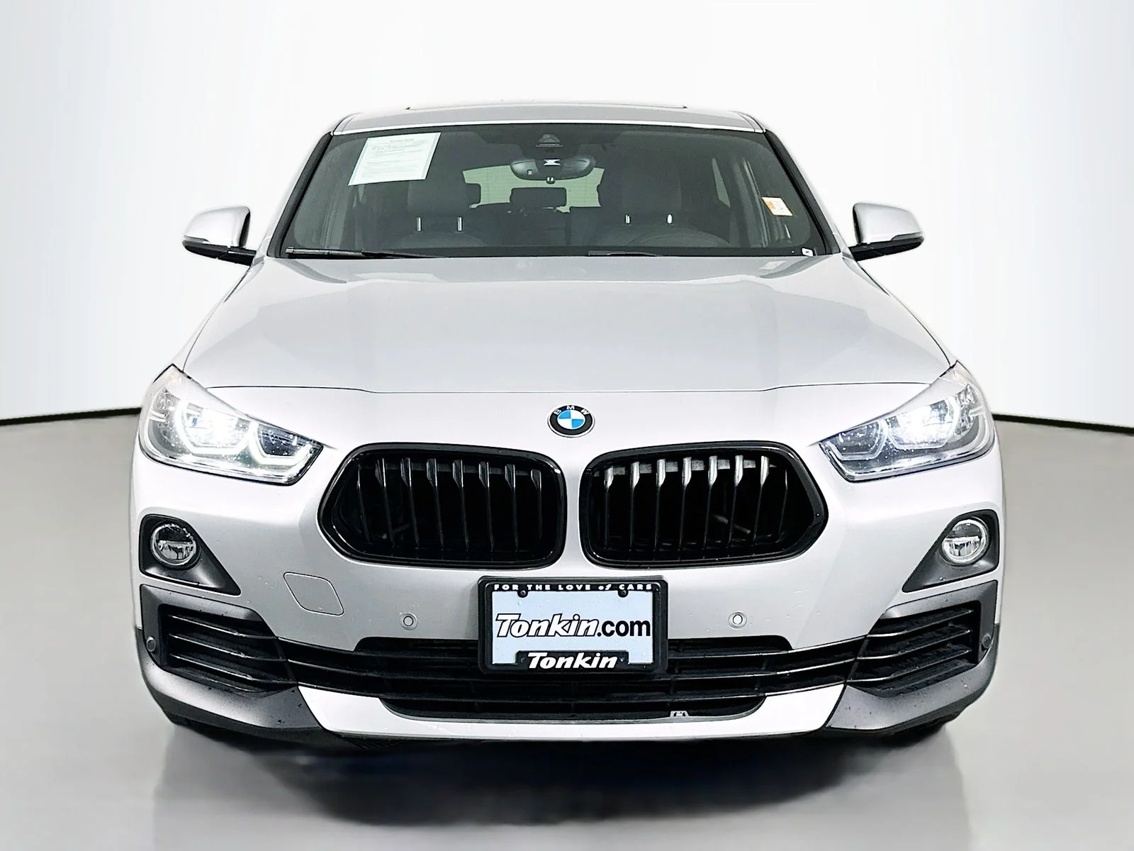 Used 2020 Glacier Silver Metallic BMW sDrive28i image 2