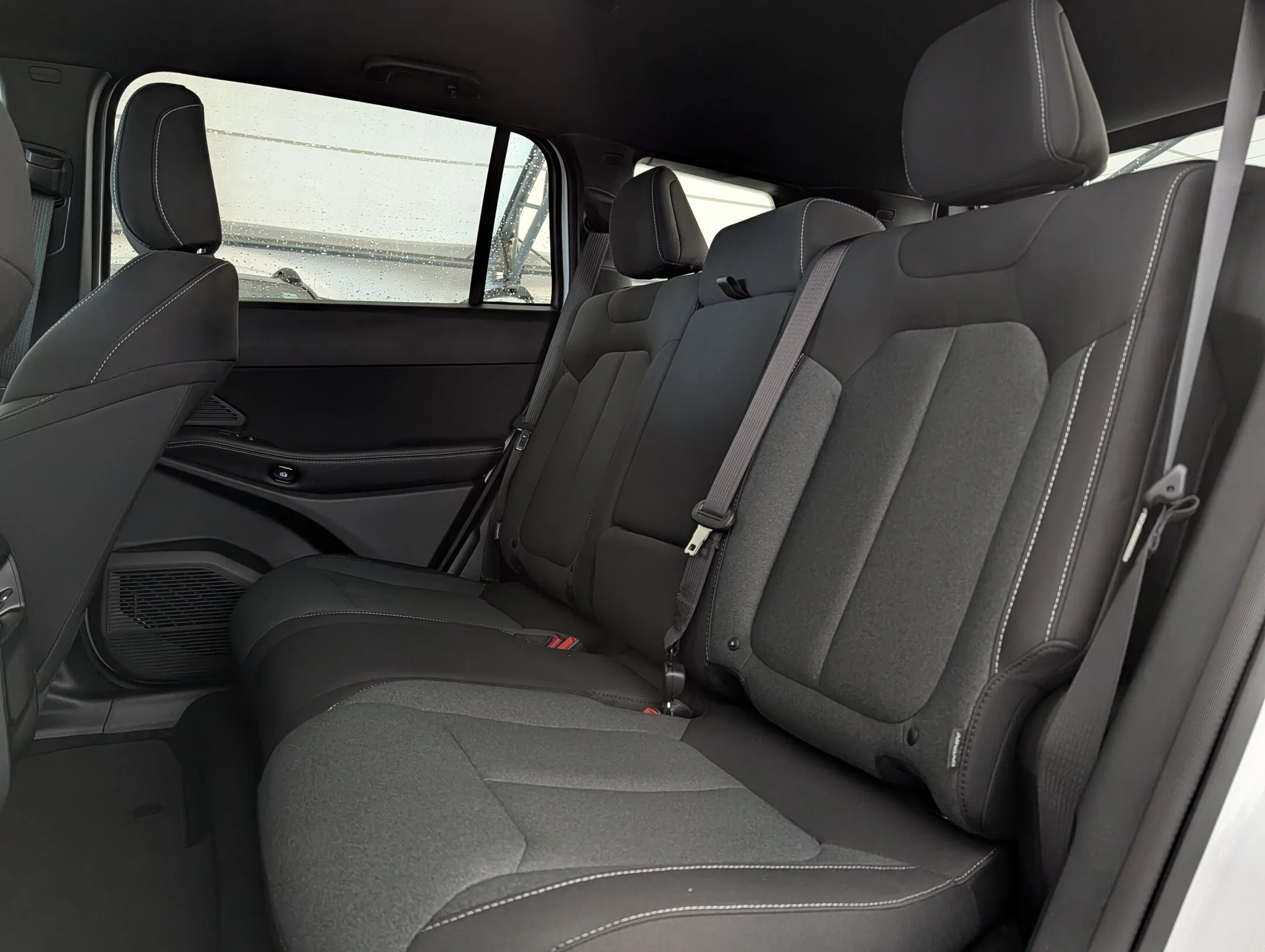 New 2026 White Jeep - - Hybrid - Adaptive Cruise - 12.3 Display - Heated Seats - Blind Spot Monitor & More! image 25