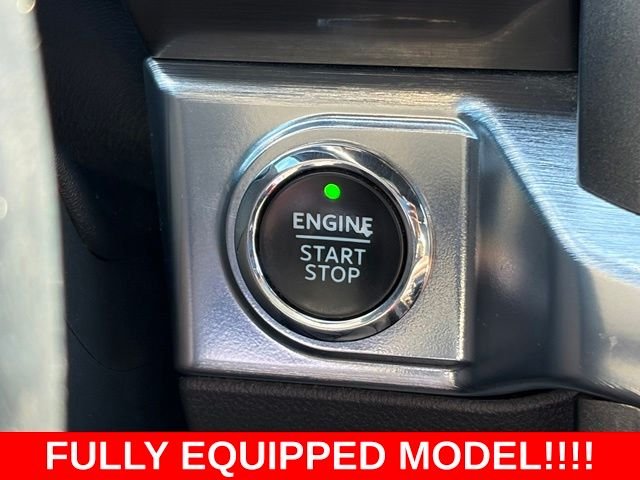 Used 2022 Red Ford Lariat image 24