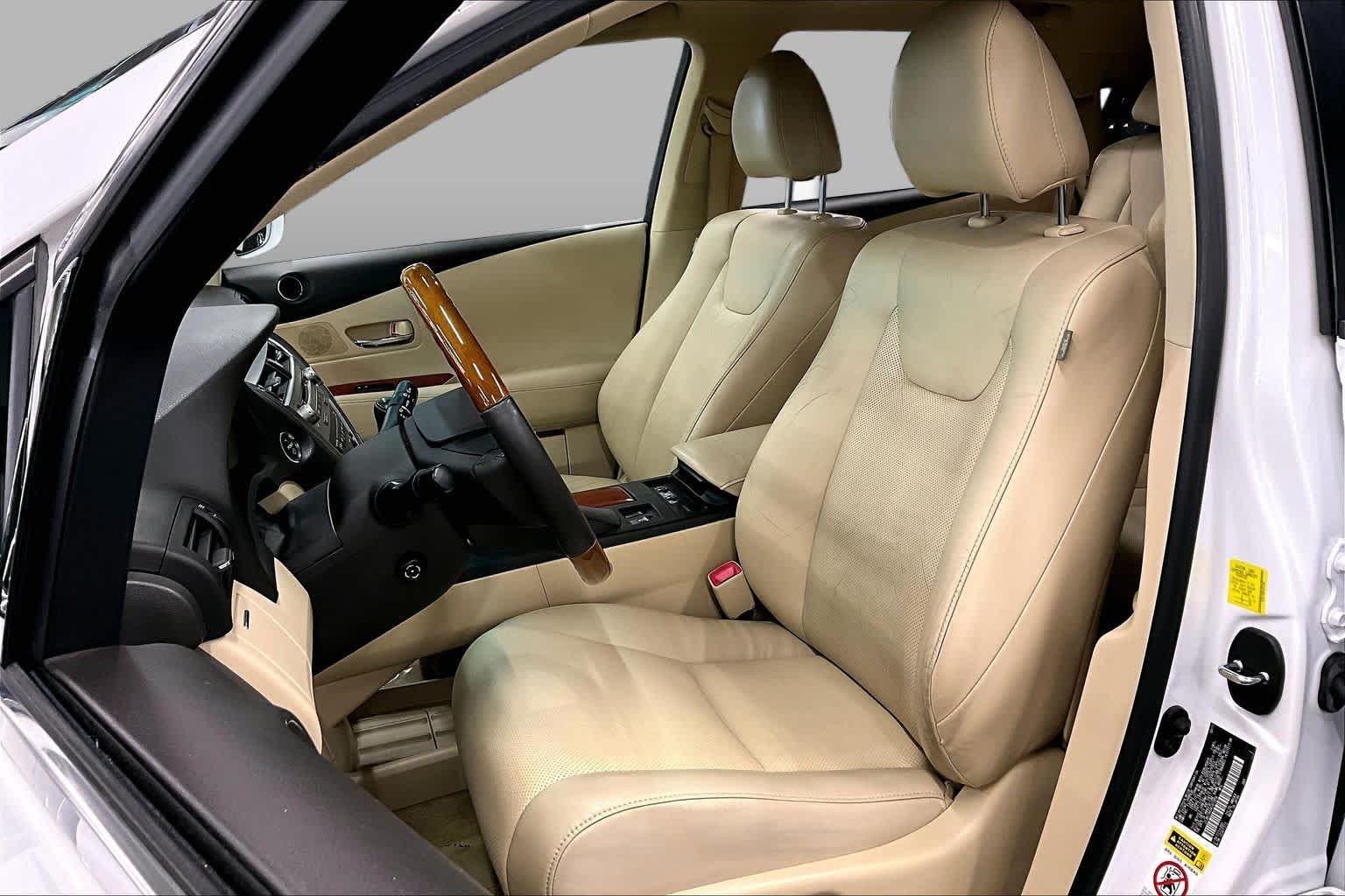 Used 2010 Starfire Pearl Lexus  image 7