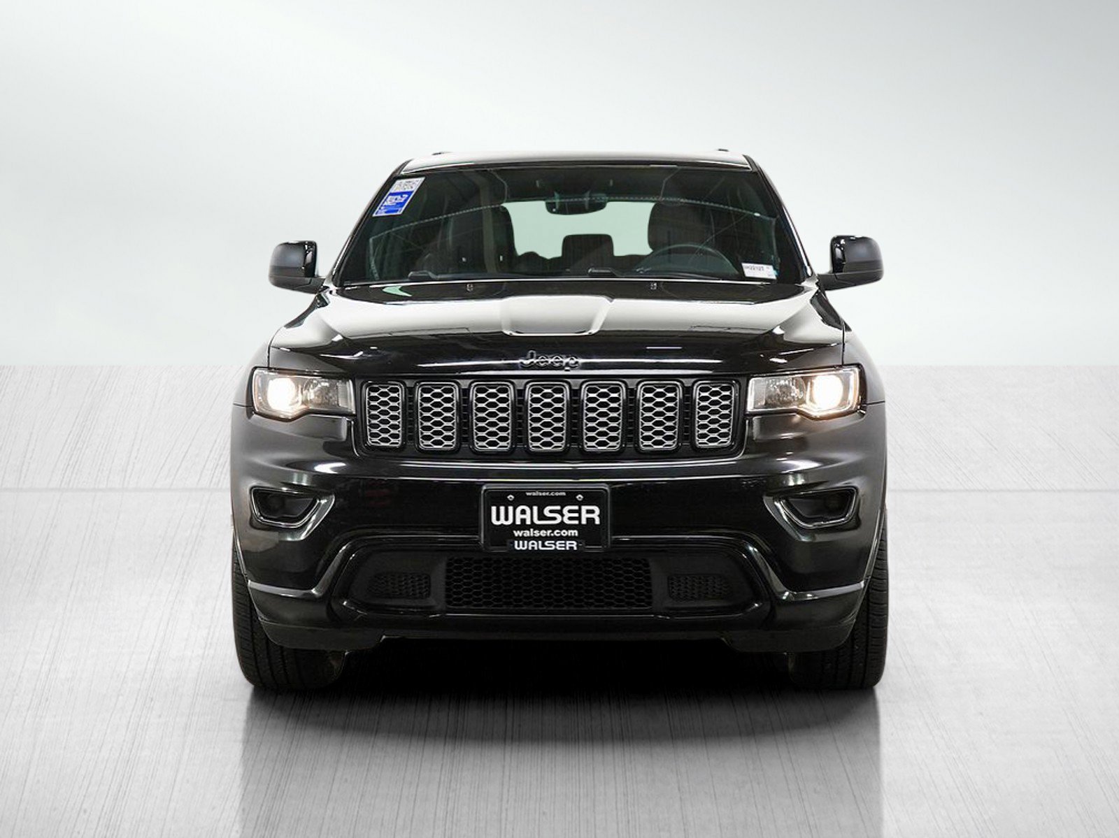 Used 2017 Diamond Black Crystal Pearlcoat Jeep Altitude 4x4 *Ltd Avail* image 9