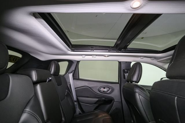 Used 2023 Black Jeep Altitude image 20