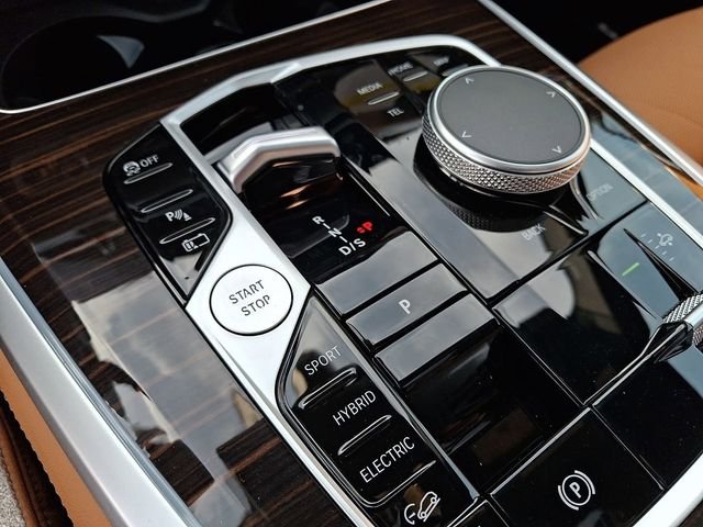 New 2026 Alpine White BMW xDrive50e image 13