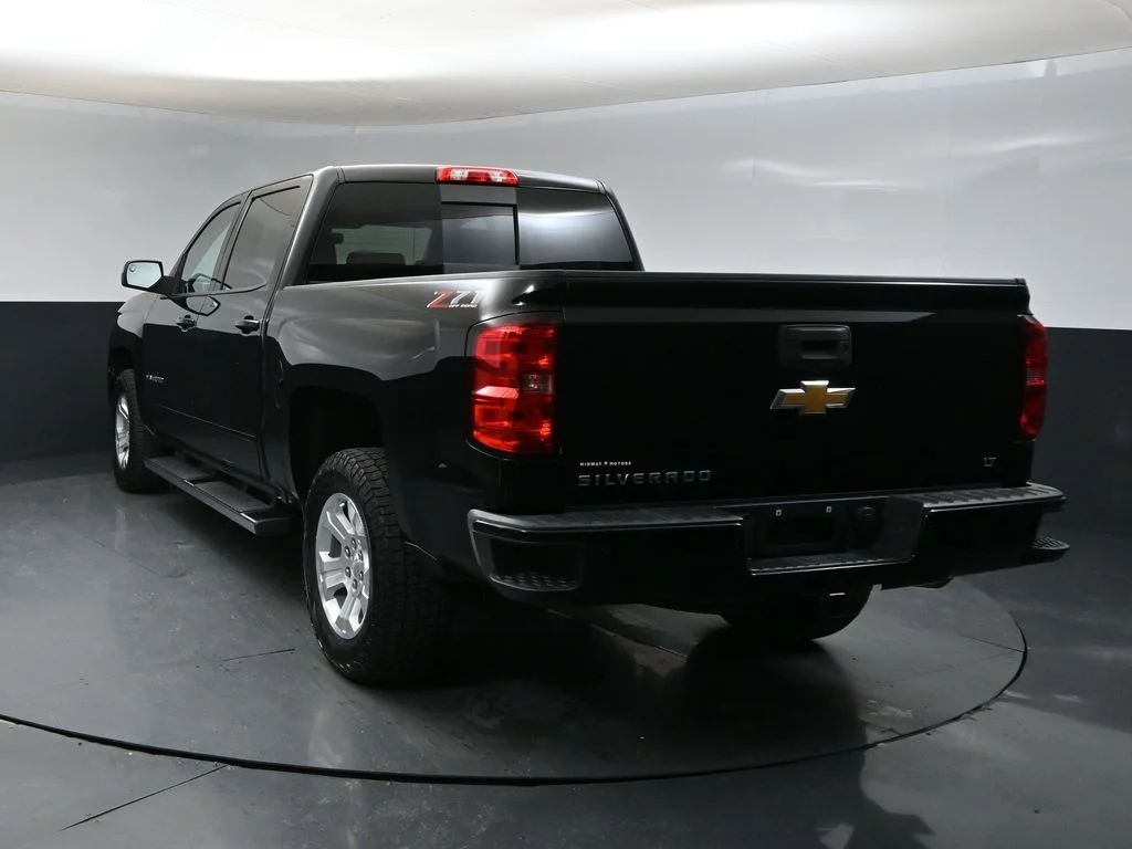 Used 2018 Black Chevrolet LT image 3