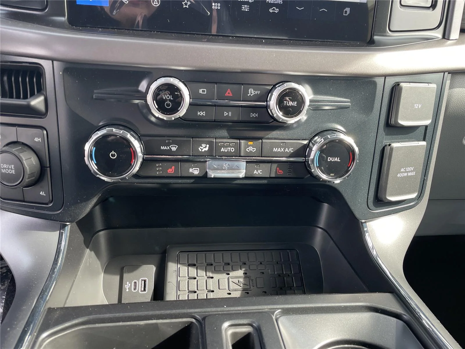 New 2026 Agate Black Metallic Ford XLT image 21