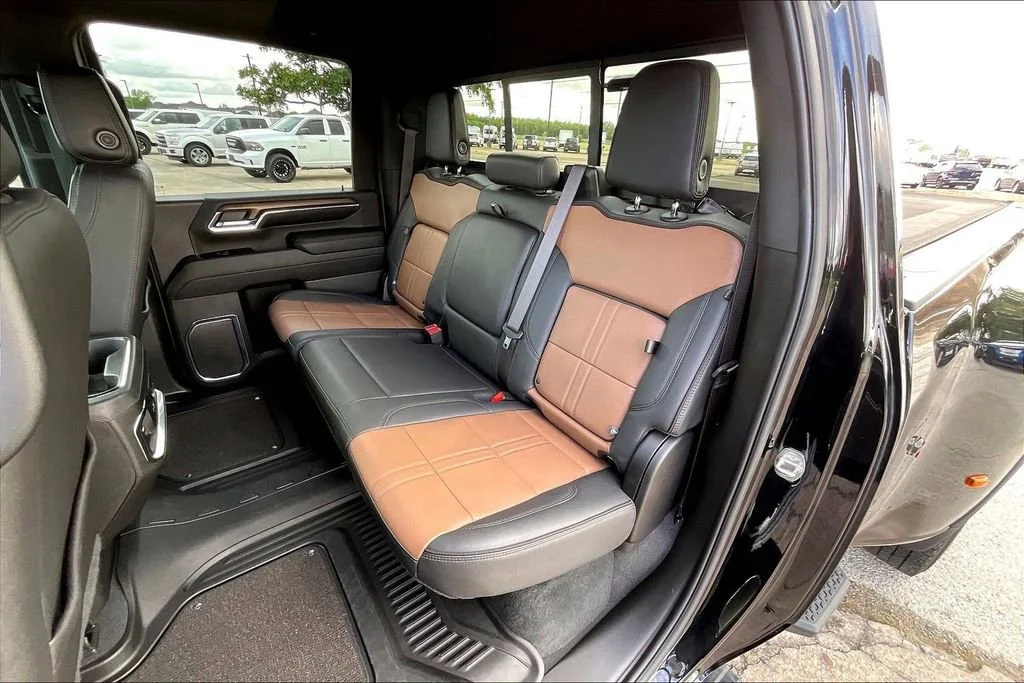 Used 2024 Black Chevrolet High Country DRW image 19