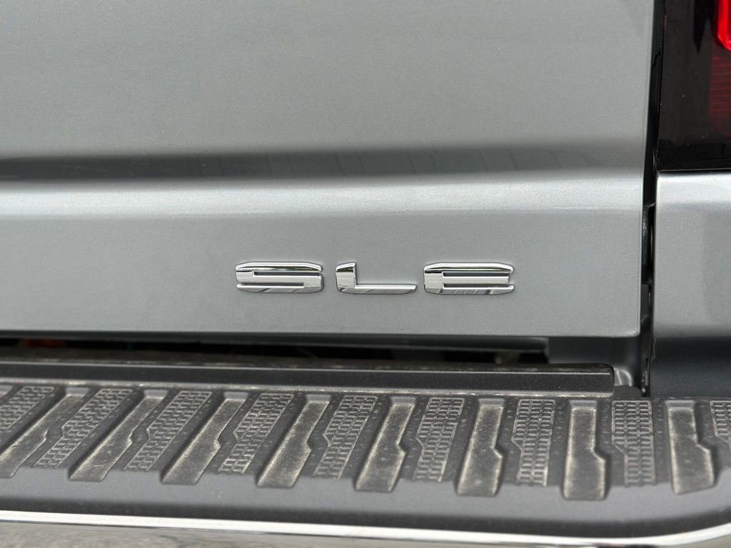 New 2026 Sterling Metallic GMC SLE image 40