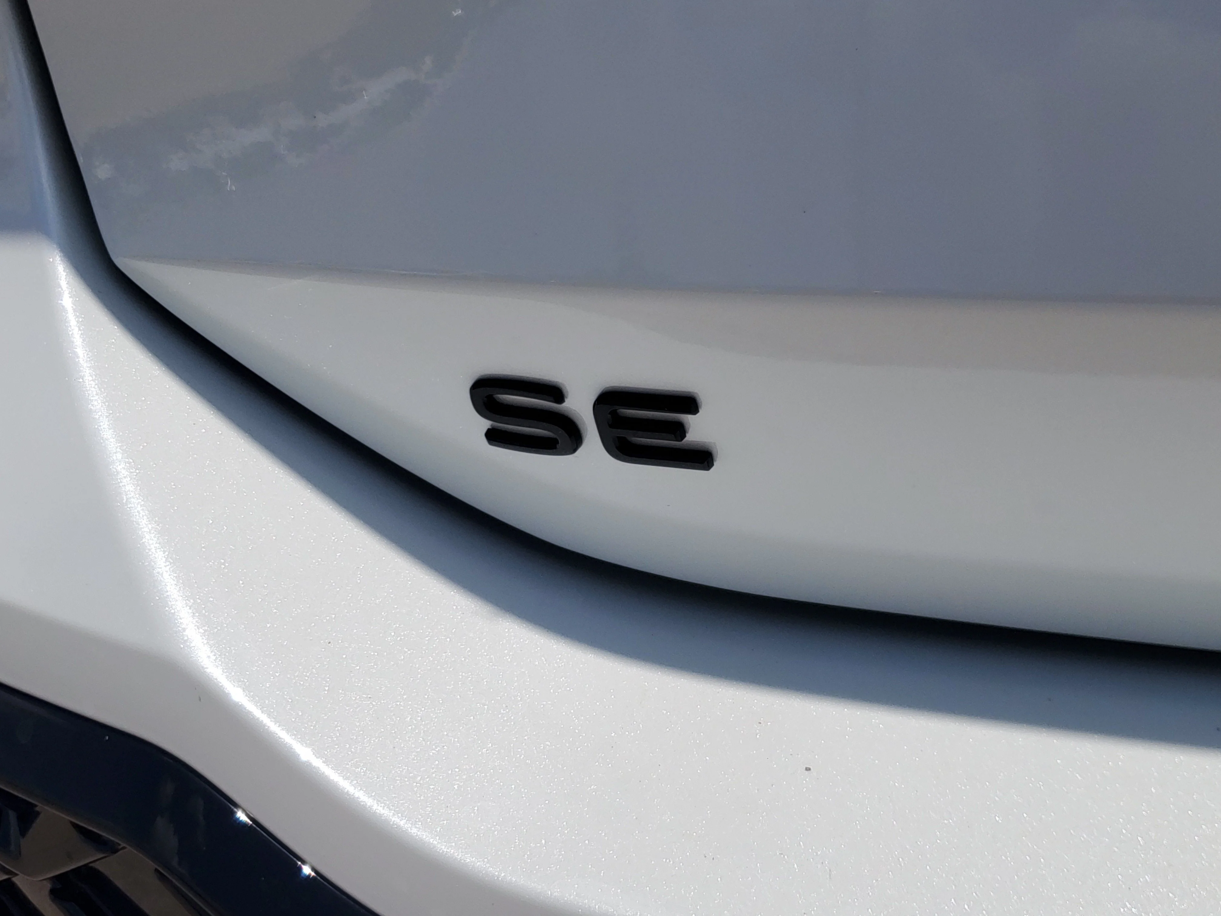 New 2026 White Volkswagen SE R-Line Black image 6