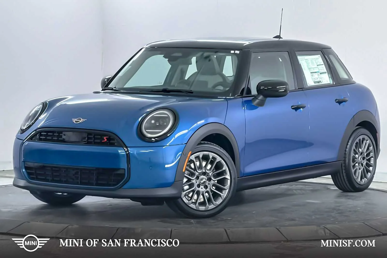 2026 MINI Hardtop Cooper S Signature's photo
