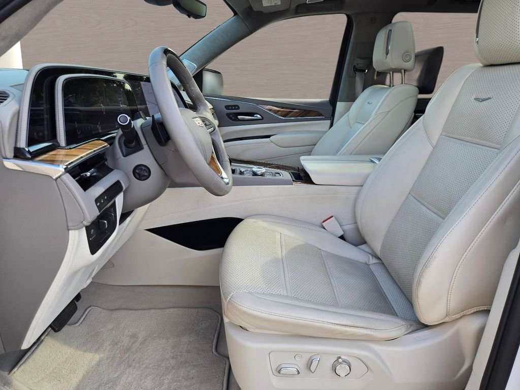 Used 2023 White Cadillac Premium Luxury Platinum image 26