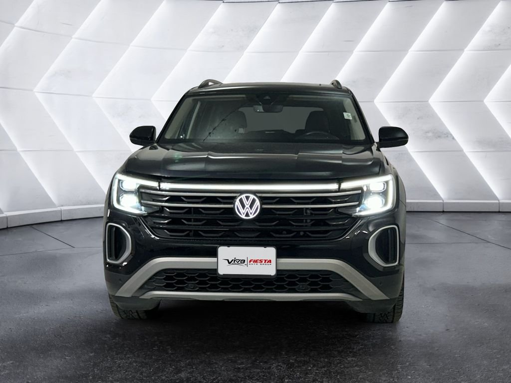 Used 2024  Volkswagen 2.0T Peak Edition SEL image 2