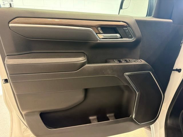 Used 2023 Summit White Chevrolet RST image 15