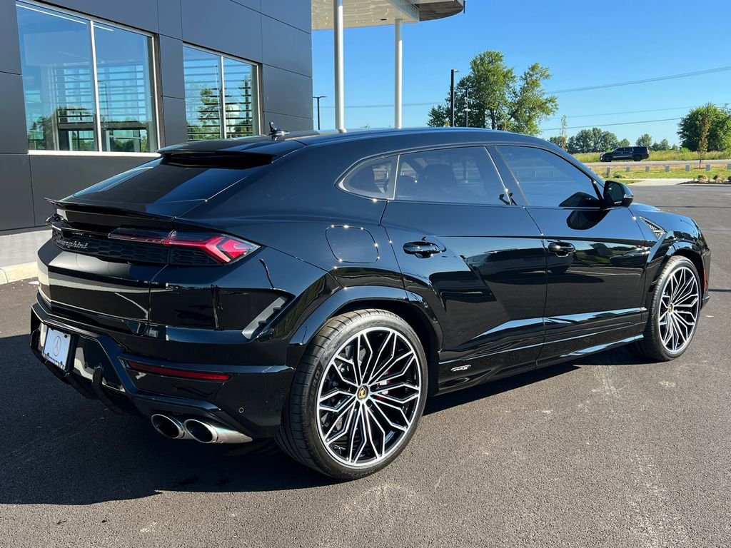 Used 2025 Black Lamborghini SE image 10