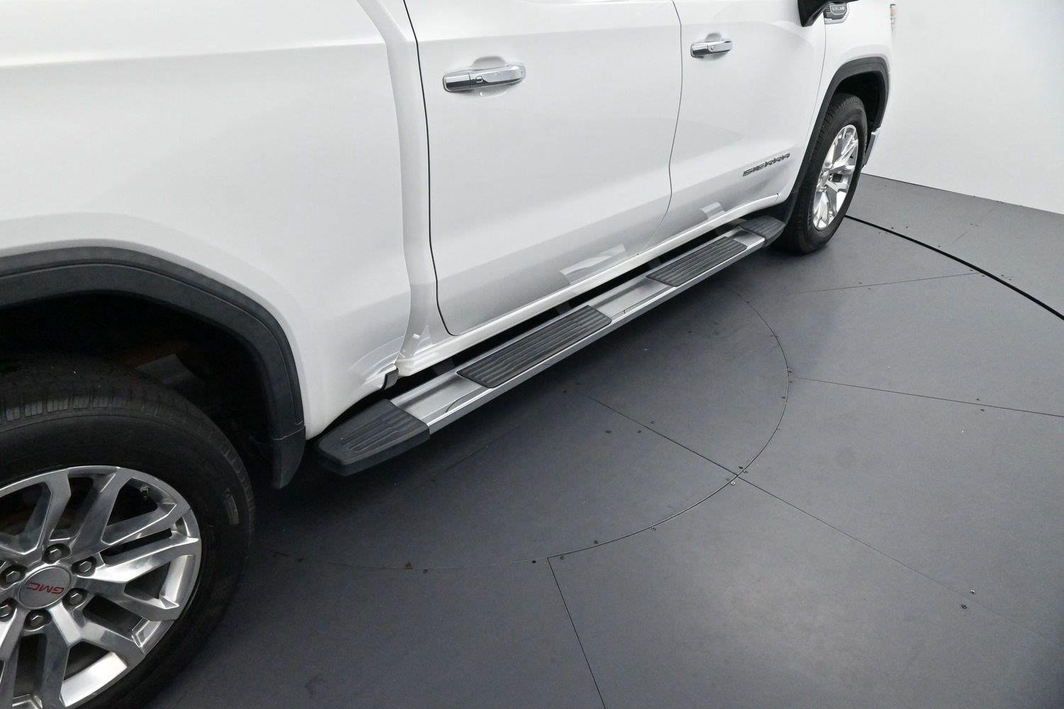 Used 2019 Summit White GMC SLT image 9
