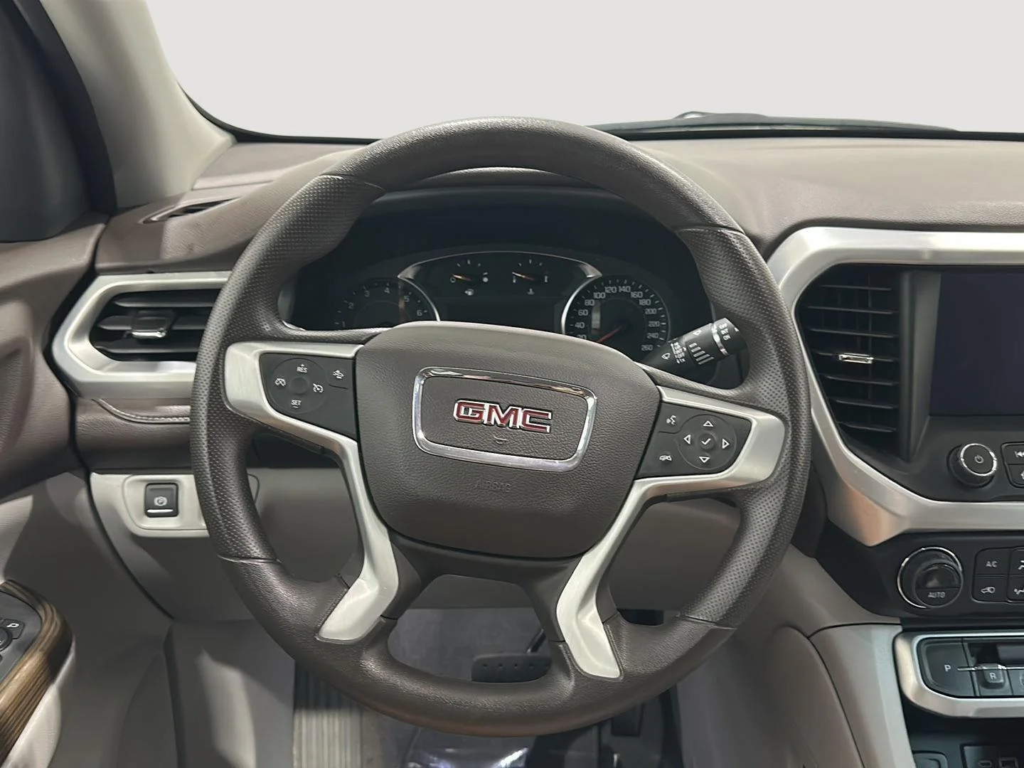 Used 2023 Summit White GMC SLE image 9