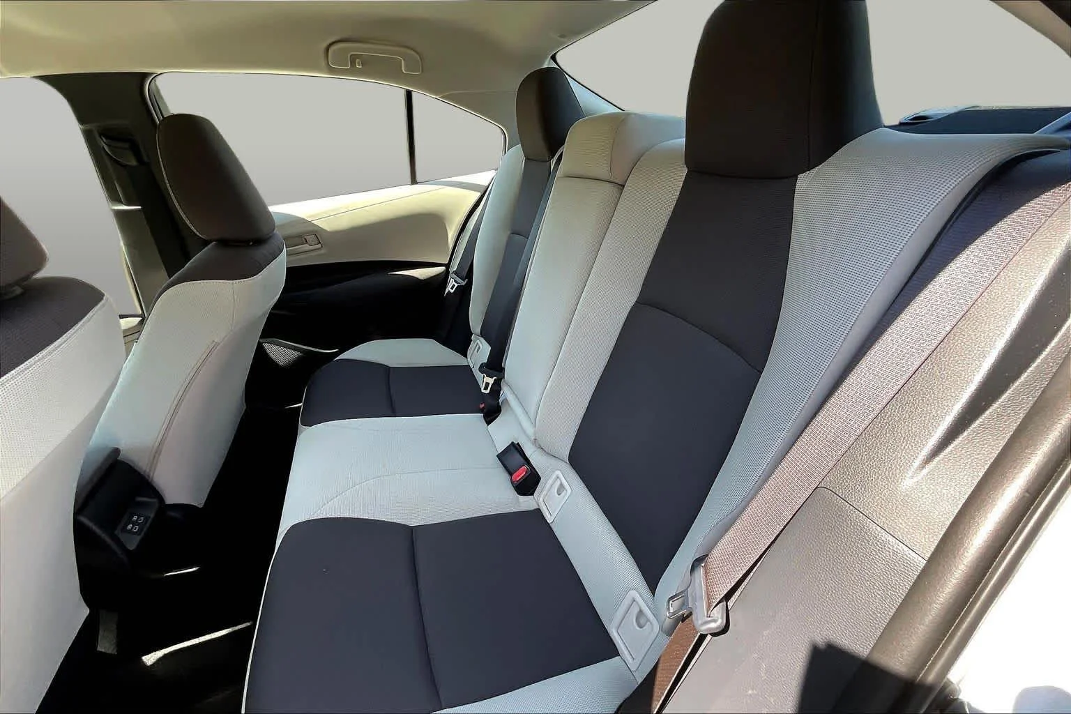 Used 2024 Ice Cap Toyota LE image 19