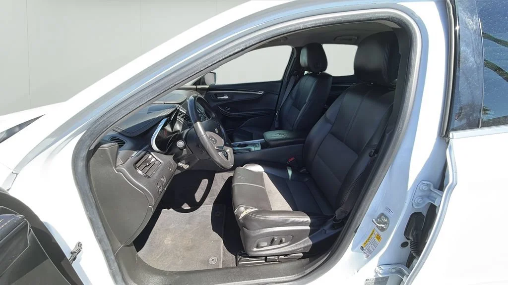 Used 2017 SUMMIT WHITE Chevrolet LT image 17