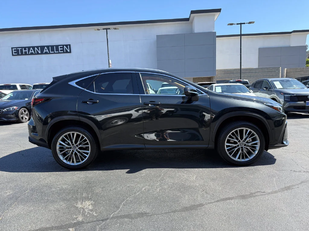 Used 2025  Lexus NX 350h Luxury image 6