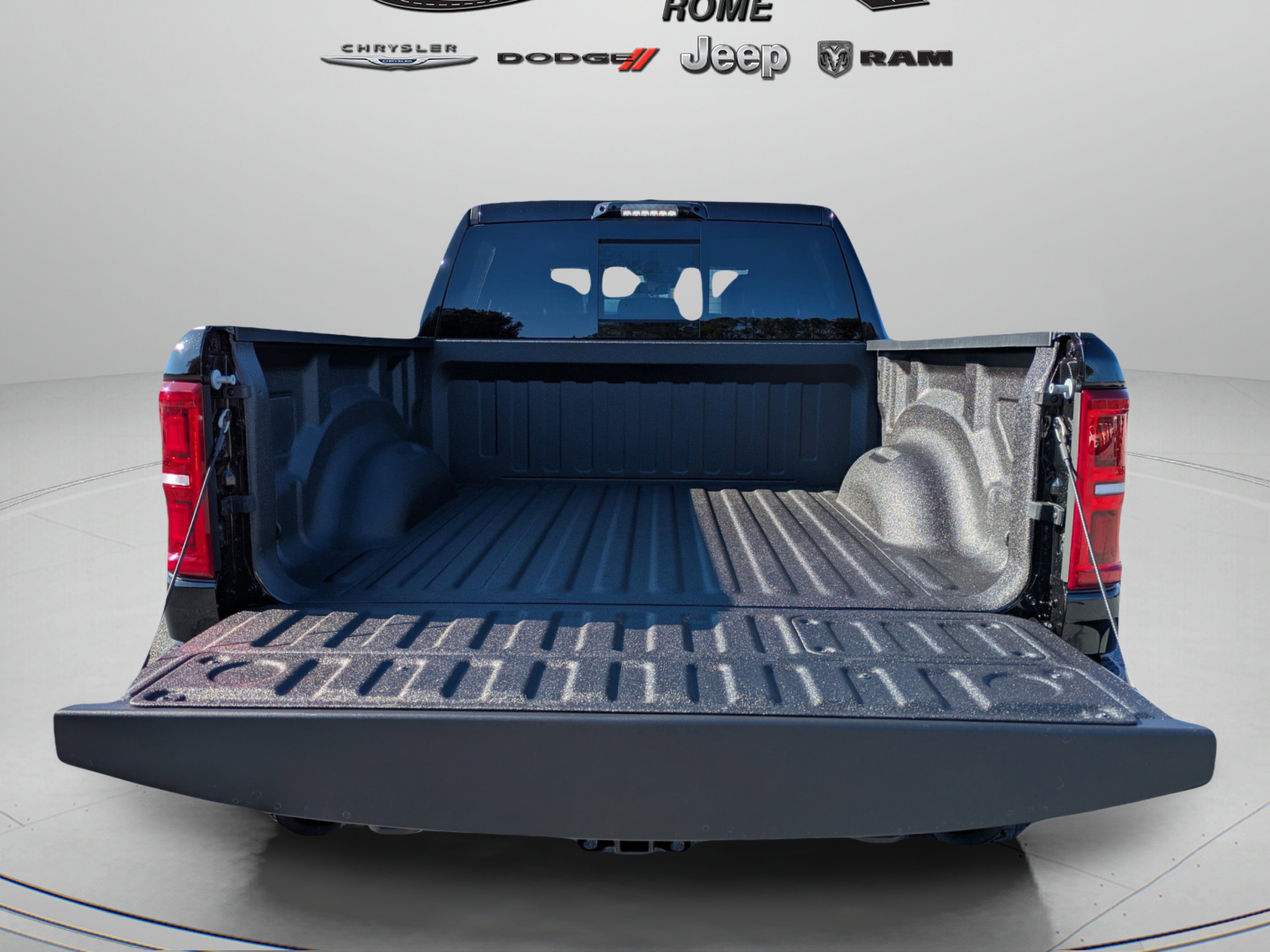 New 2026 Diamond Black Crystal Pearl-Coat Exterior Paint RAM RHO image 9