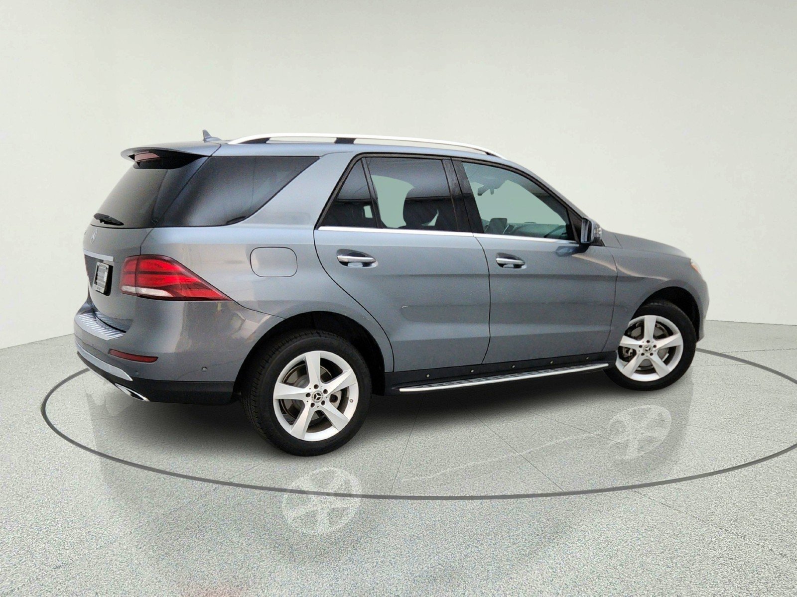 Used 2018 Selenite Grey Metallic Mercedes-Benz GLE 350 image 8