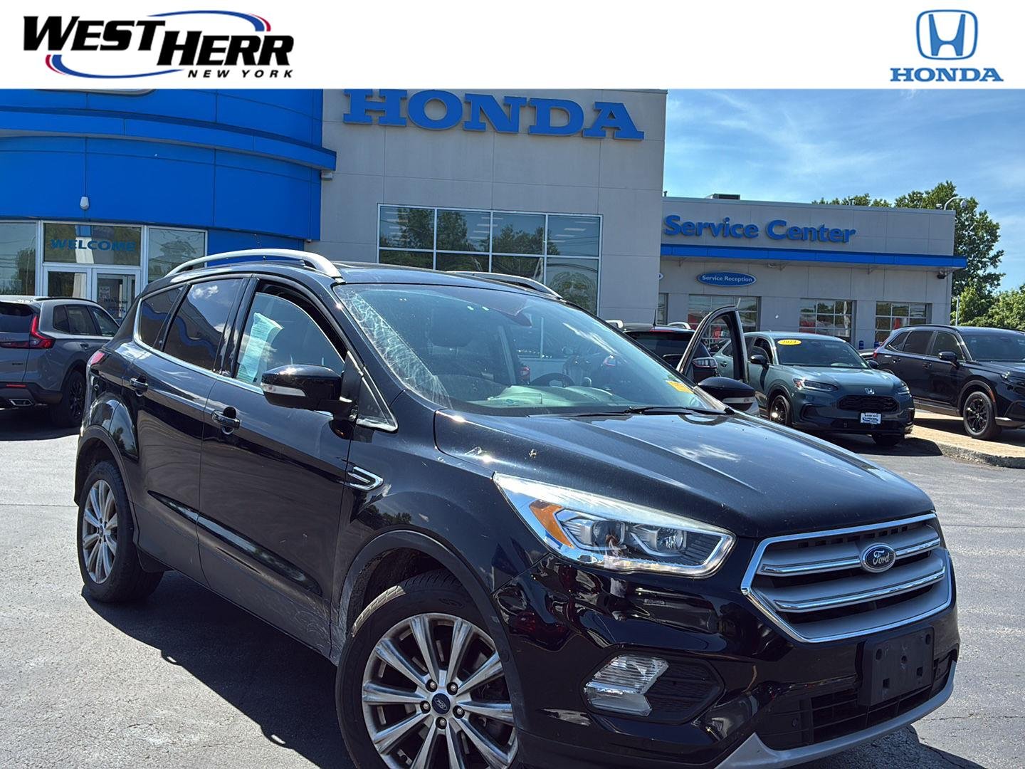 2018 Ford Escape Titanium 4WD's photo