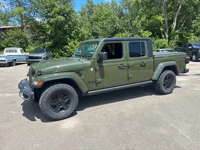 Used 2021 Jeep Gladiator Sport S with VIN 1C6JJTAG6ML577075 for sale in Kansas City