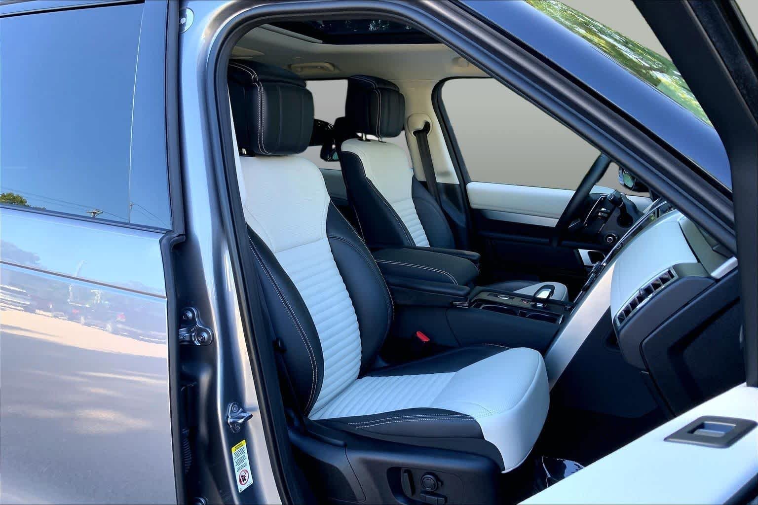 Used 2026 Eiger Grey Metallic Land Rover Gemini Edition image 8
