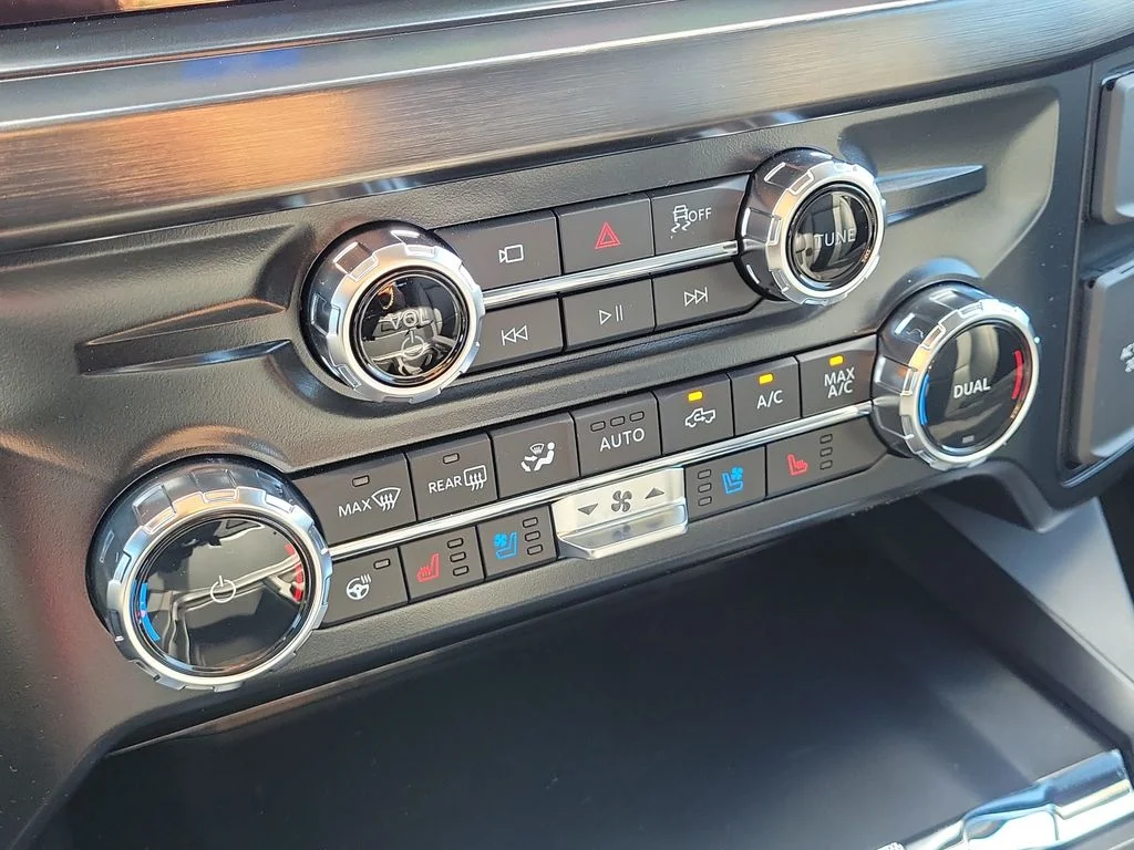 New 2026 Carbonized Gray Metallic Ford F-350® Lariat® image 20