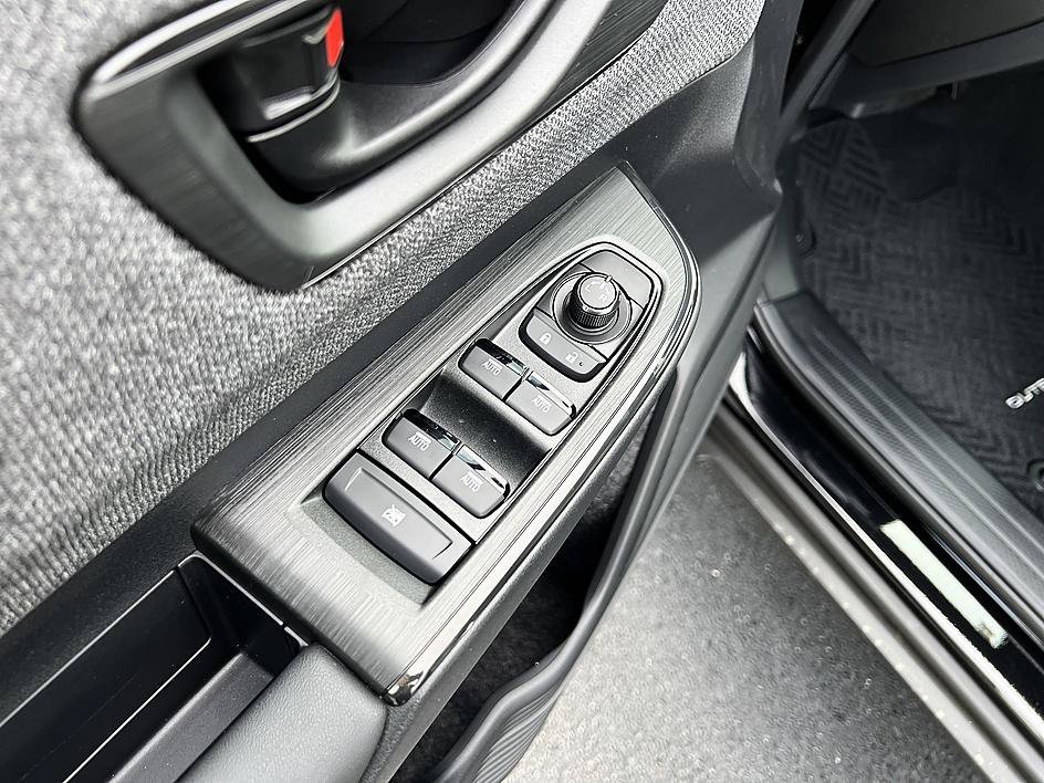 New 2026 CRYSTAL BLACK SILICA Subaru Premium image 10