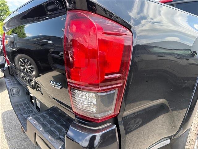 Used 2022 Midnight Black Metallic Toyota SR5 V6 image 16