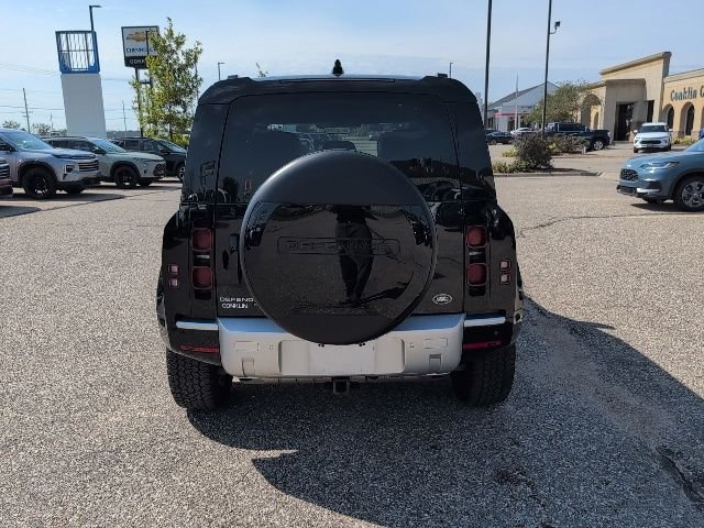 Used 2022 Santorini Black Metallic Land Rover XS Edition image 17